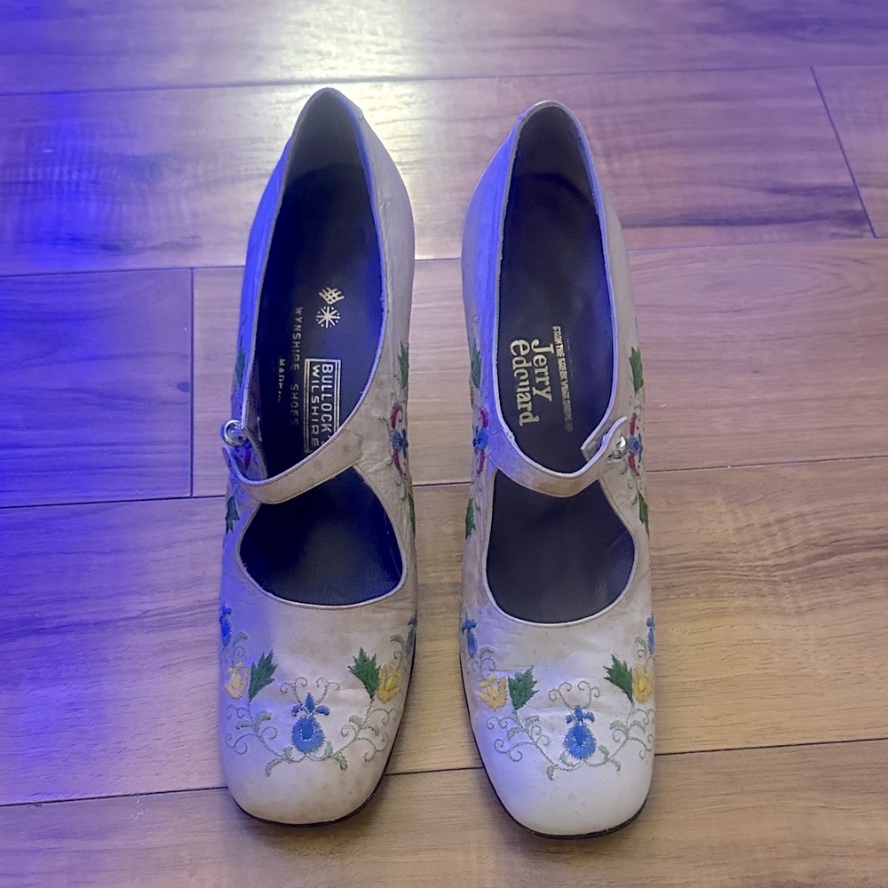 Jerry Edouard Vintage Authentic RARE Cream Floral Mary Jane Shoes